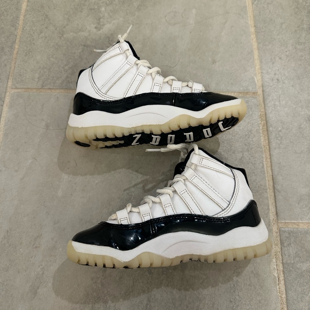 Kids Jordan Retro 11